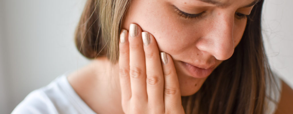 Woman with toothache